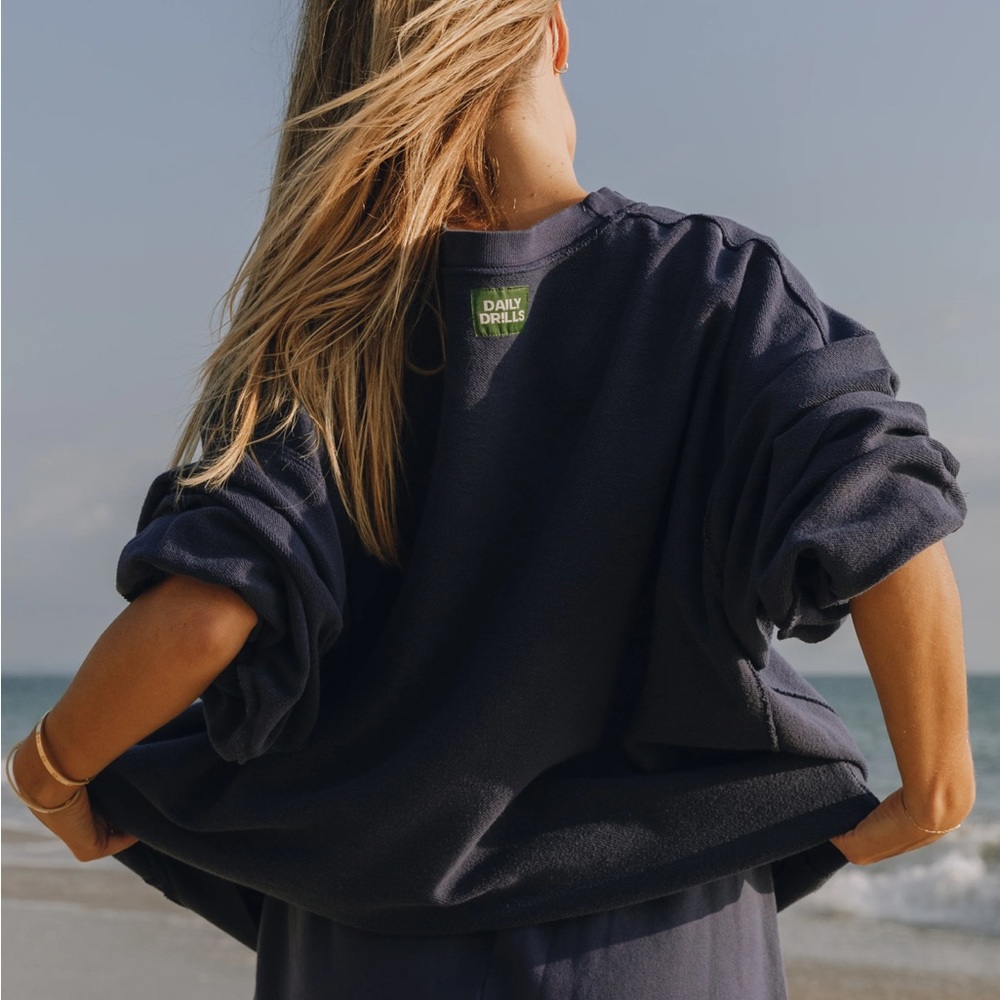 DAILY DRILLS crewneck sweatshirt navy